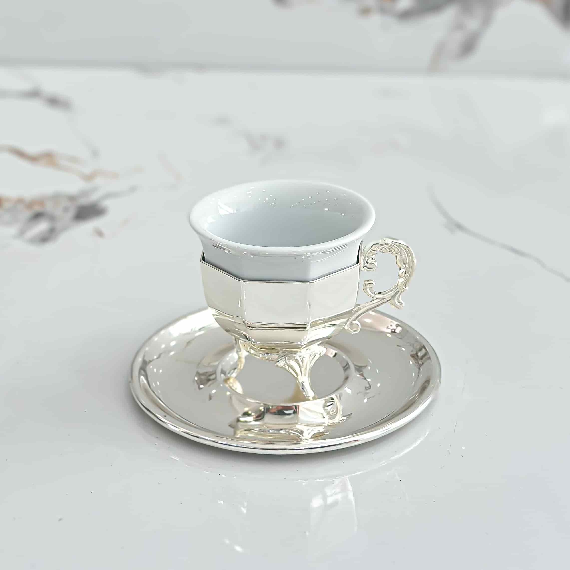 Köşeli Ayaklı Kahve Fincanı